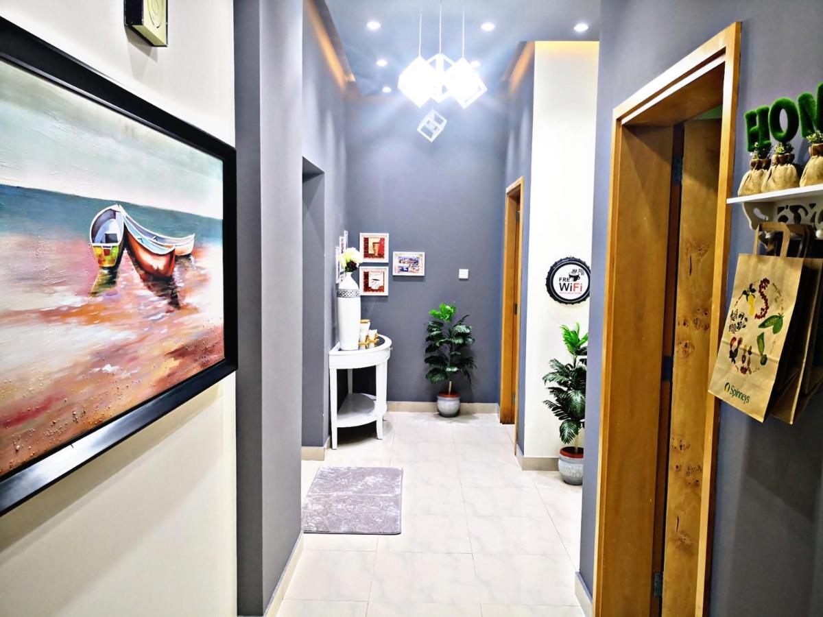 High Residency. Well Furnished & Spacious Apartment Maszkat Kültér fotó