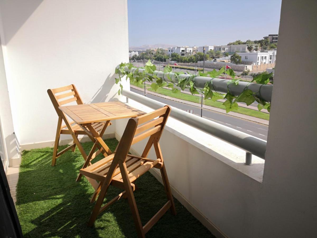 High Residency. Well Furnished & Spacious Apartment Maszkat Kültér fotó